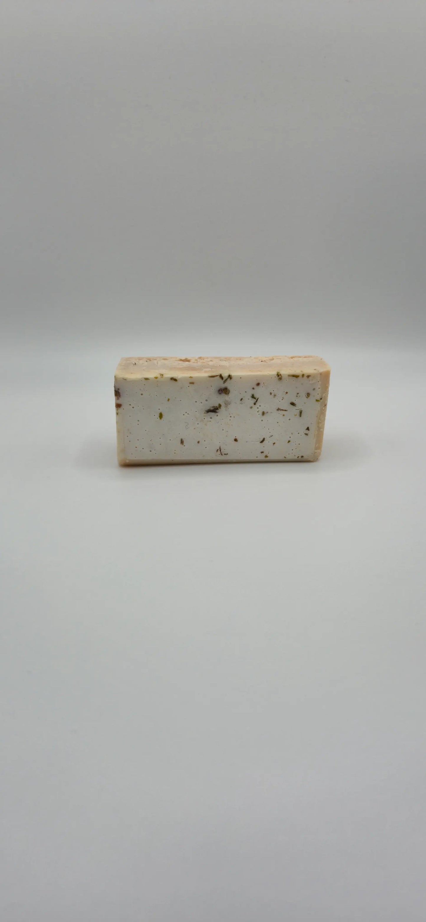 Savon Artisanal au Chanvre, Noyaux d'Olives et Romarin EstrelaCBD